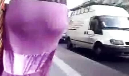 彼女は喜びとともにお尻でそれを取ります 女子 相撲 エロ 動画