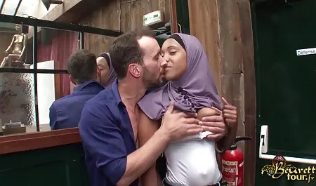 情熱弄の前にエレベーターの扉 女性 オナニー av