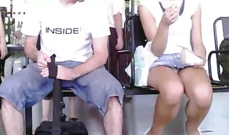 二人の女の子は情熱的に新しい家の男と愛を作る いい 女 エロ 動画