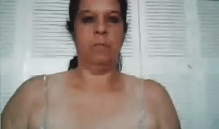 美しさと大きな自然のおっぱいが積のお尻のための初めて 塾 女 無料