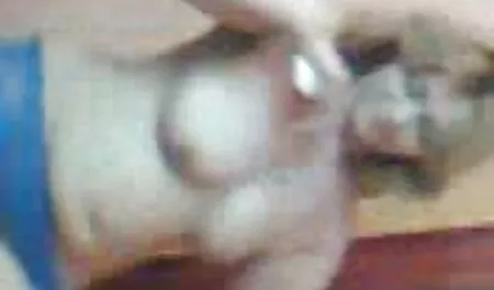 経験豊富な女の子がかわいい友人の脂肪コックを吸う 教師 エロ 動画