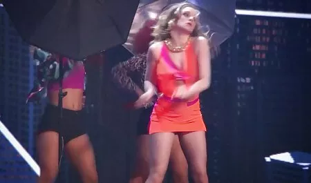 男はお金のために学生の願いを取りました エロ 動画 女 用