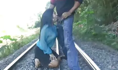 バイブに興奮し、女の子たちは学生寮でチャリティー乱交を組織しました, 女性 安心 エロ 動画