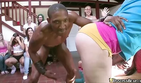 毛の赤い獣はお尻を試してみたいです 喘ぎ まくる 女