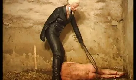 レズビアンディープオナニー 背 の 高い 女 エロ 動画