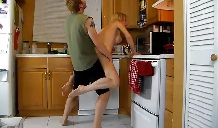 男は彼の車の中で大きなコックに豪華な女の子をドラッグしていた 女性 アダルト 無料