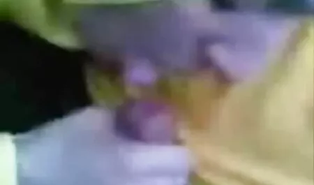 女の子は巧みに吸う、舐める、様々なサイズ エロ 動画 ちじょ