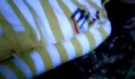 男は金髪のタイトな猫に彼の陰茎を置く m 嬢 エロ 動画