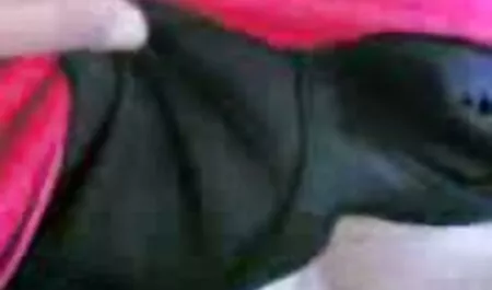 甘いブロンドは、お尻に大きな唐辛子を残します スパイ エロ 動画