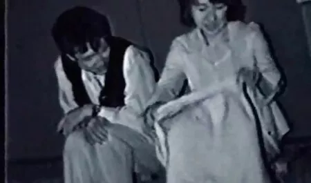 スキニー女の子と男の子の忍耐 ゲロ 女 エロ