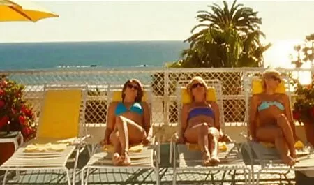 Gloryhole吸い、素敵な温性 ぽっちゃり 女性 エロ 動画