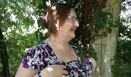 患者を扱う黒人女性オリジナルの方法 女性 でも 安 心して 見 られる サイト