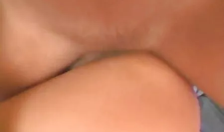 若い男は成熟した女性の完全な猫と恋にありました 動画 女性 h