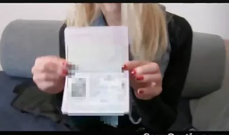 同時に二つの雛を満たすことは容易ではありません 女性 の アダルト ビデオ