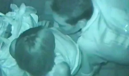 スポーツ愛好家の魅力的なbusty金髪のためのthreesome性 エロ 動画 女性 でも 安心