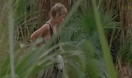 月曜日の床でのセックス。 素人 女 同士