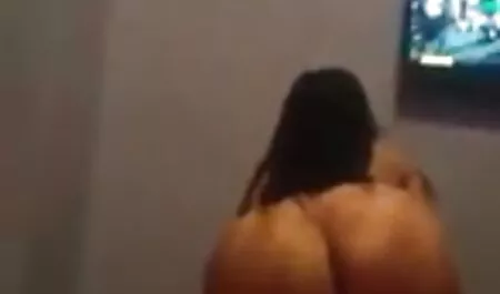 プロフェッショナルに所属する若い年齢 女性 の ため の アダルト サイト 無料