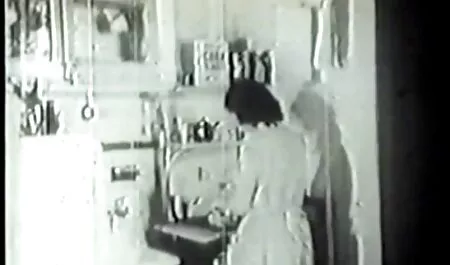 背中だけ！ 鶏は気にしない！ 女 教師 アダルト 動画