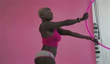 スリム少女えて恋人の活発なコックの前に寝 素人 熟 女