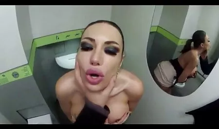 若い雌犬は成熟したものを提供します ニューハーフ と 女 の セックス 動画