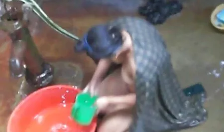 売春婦ケンドラ欲望を取ります 可愛い 女 エロ 動画