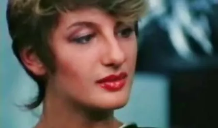 壮大なストリップショーとジューシーな犯さによる幅 アダルト アニメ 女 教師