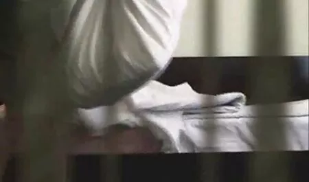 男の恐喝美しさは彼女のまたがることができます 女性 でも 見 られる アダルト