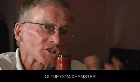 ブロンドは男を性交する必要があります。 女 の おっぱい の 動画