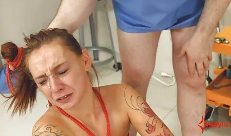 女の子と美味しい魅力的なお尻にボスオフィス 若い 女 エロ 動画