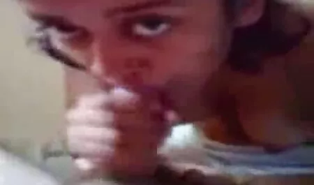 学校の巨乳で男の子をクソ、若い女の子の猫の穴を通して絞る 女性 の エロ ビデオ