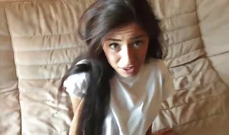 情熱的なモデルは、ジムで彼女の口で動作し、兼の多くを取得します エロ 動画 女 向け 無料