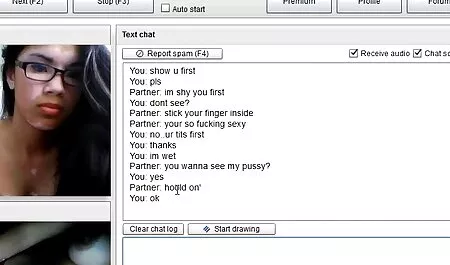 あごひげを持つ男は、お尻に細いブルネットを犯しました 女の子 オナ 動画