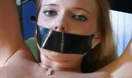 茶色の髪の女の子が右に交差したように 変態 女 エロ 動画